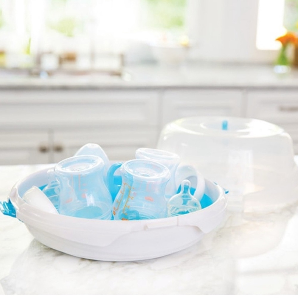 ‼️ SOLD ‼️ Munchkin Blue and White Microwave Sterilizer